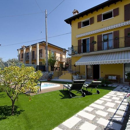 Appartement Accogliente Apt Al Centro Con Giardino E Jacuzzi à Torri Del Benaco Extérieur photo