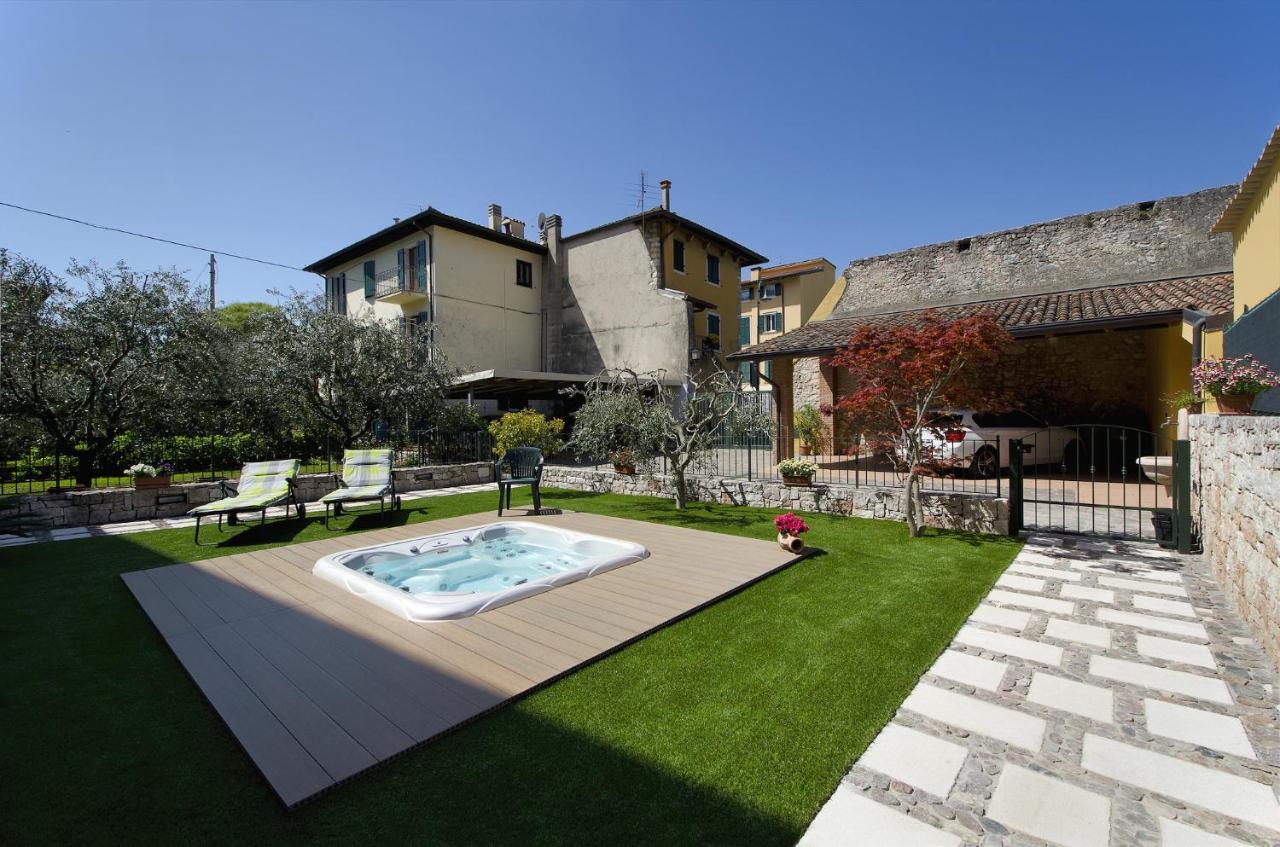 Appartement Accogliente Apt Al Centro Con Giardino E Jacuzzi à Torri Del Benaco Extérieur photo