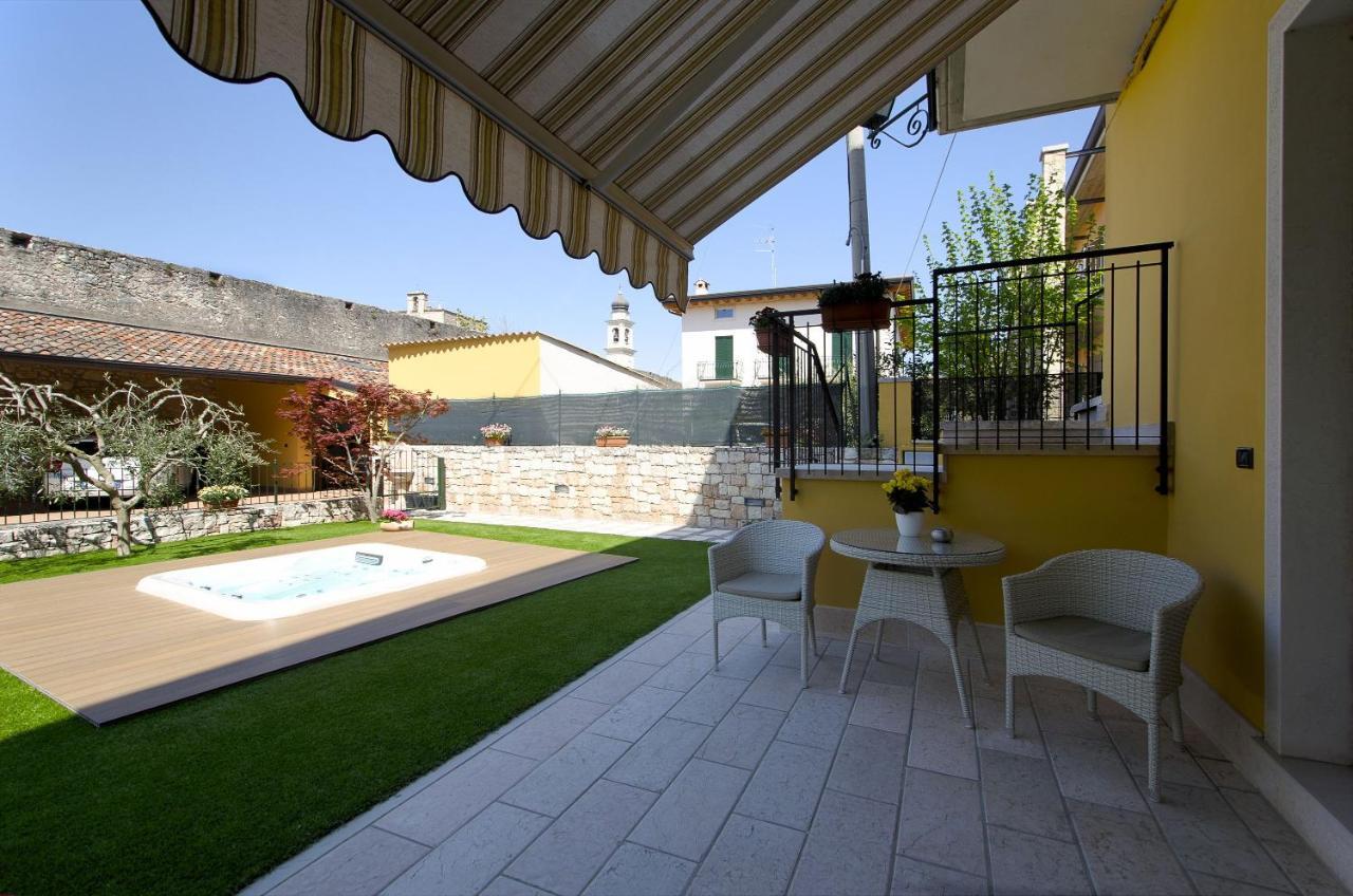 Appartement Accogliente Apt Al Centro Con Giardino E Jacuzzi à Torri Del Benaco Extérieur photo